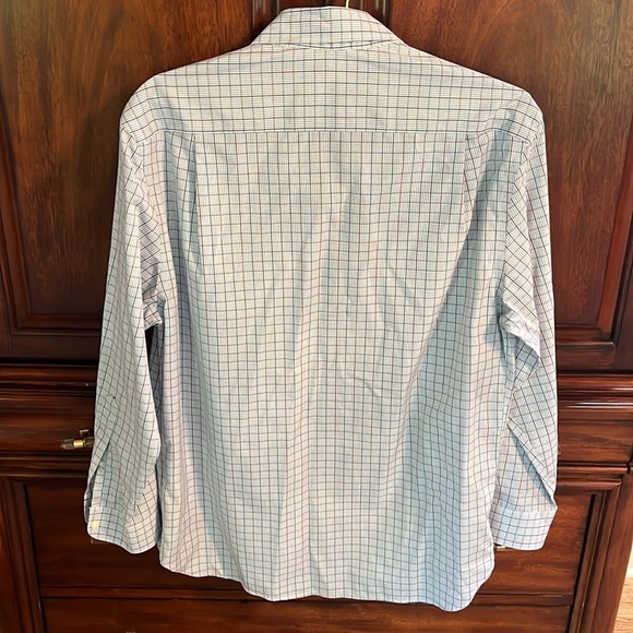 Traditional Fit JosABank Reserve Dress shirt. Button tab collar. Like new. - Picture 5 of 6